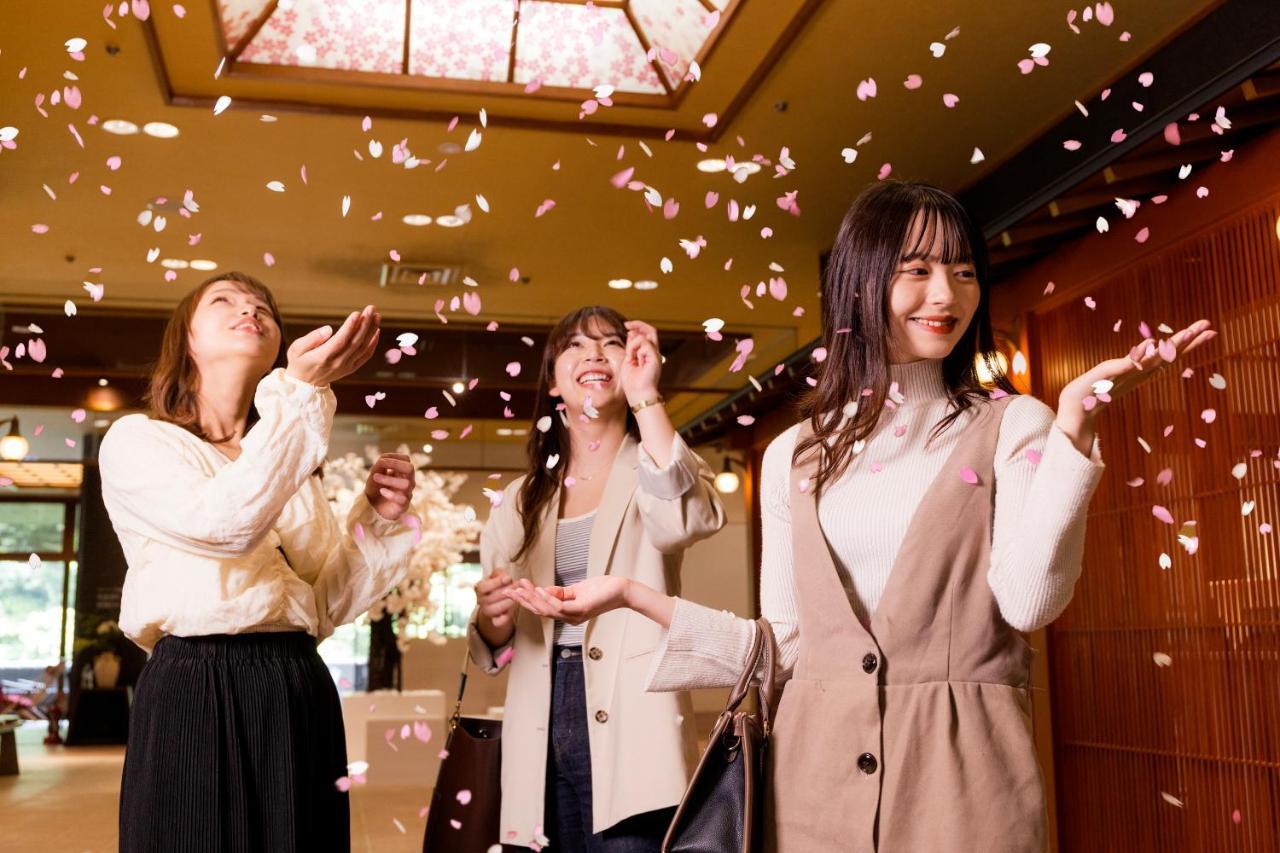 Yamanakaonsen Ohanami Kyubei Кага Экстерьер фото