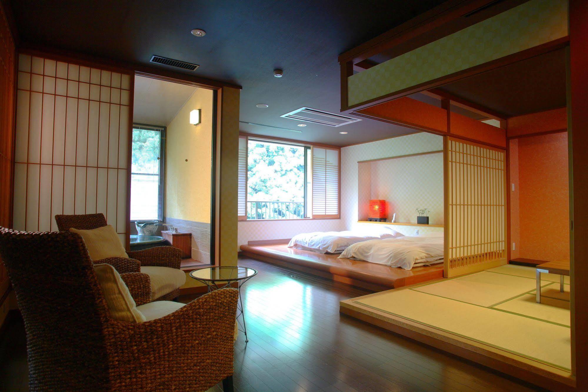 Yamanakaonsen Ohanami Kyubei Кага Экстерьер фото
