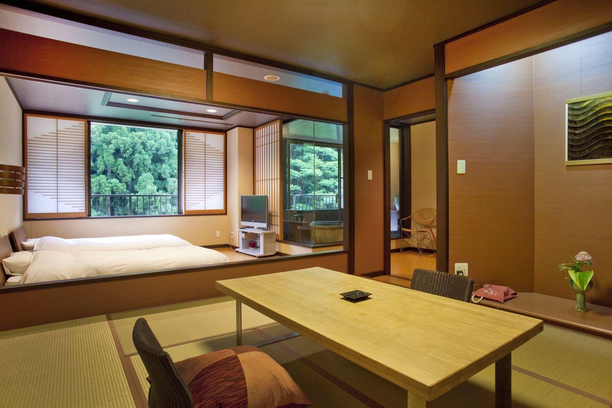 Yamanakaonsen Ohanami Kyubei Кага Экстерьер фото